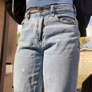 PacSun Raining Daisy mom jeans